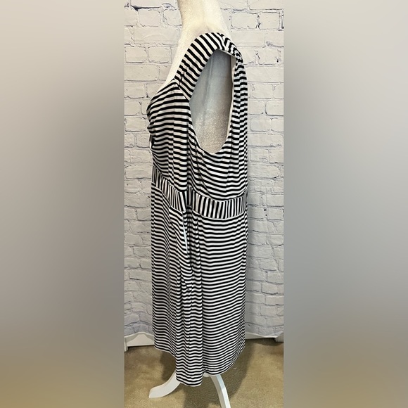 Women's "Sofia Christina" Black Striped Sleeveless Jersey Sheath Dress; Size 22W - Picture 3 of 6